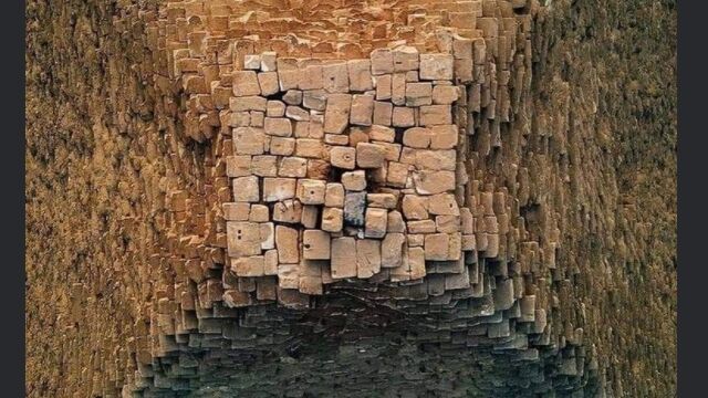 【画像】真上から間近でじっくり眺めた、ギザの大ピラミッド