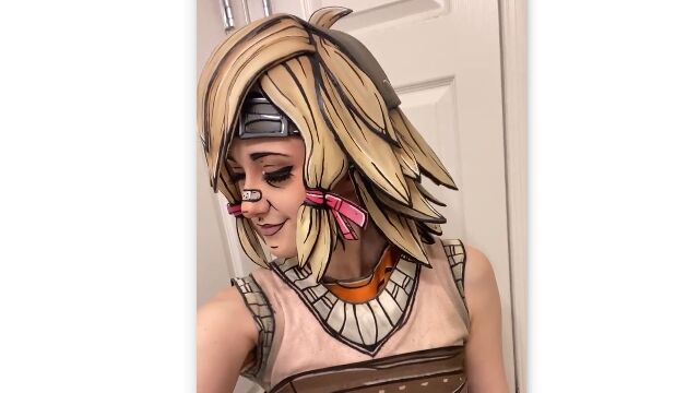 アニメ塗りのウィッグにメイク、衣装を組み合わせた2.5次元なコスプレ