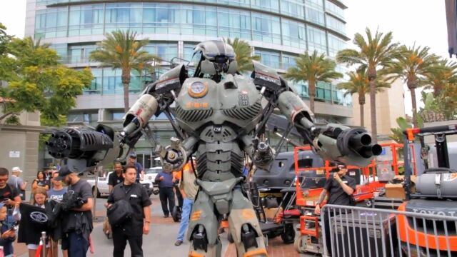 �����Ǹ����COMIC-CON2013�פΥ�٥���Υ����ץ쥤�䡼����