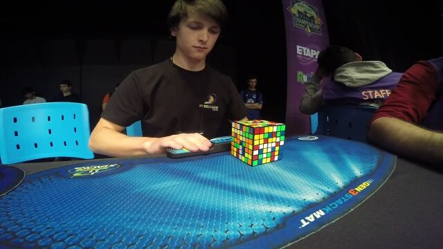 �ʹ֤ä�������7x7x7�Υ롼�ӥå����塼�֤�鷺��2ʬ23��55��·������������Ͽ