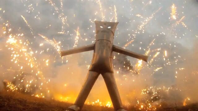 花火無効!火花を防ぐ全身鎧を自作、その性能を試すために花火に身を晒してみた