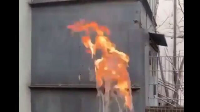 火属性かつ水属性。水が燃えながら噴き上がる噴水が面白い