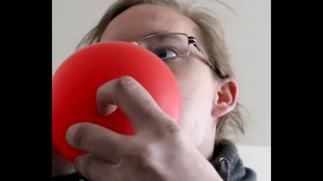 吸うと声が低くなる六フッ化硫黄。もっと声が低くなるペルフルオロブタン。