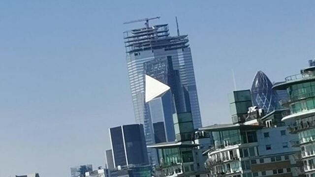 思わず再生したくなるロンドンのビルが凄い。とりあえずクリックしてしまうレベル。