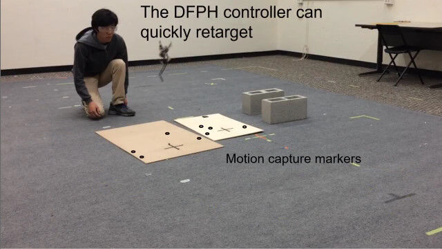 姿勢を制御しながらホッピングし続ける、米カリフォルニア大学の小型ジャンピングロボットが凄い