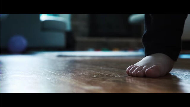 映像は自宅、音声はゴジラ。家の中なのに緊張感ある、映画「ゴジラ」予告編風パロディ映像