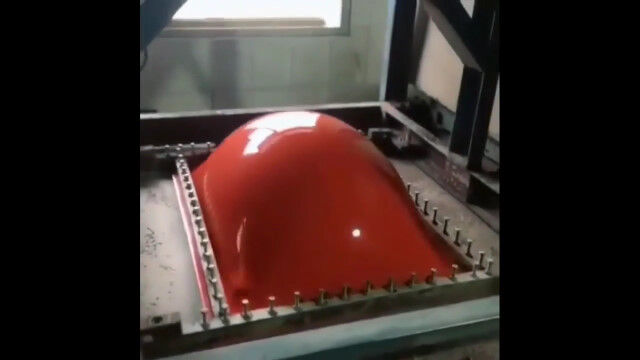 魔法でも見ているかのような、スーツケースを作る工程が不思議で面白い