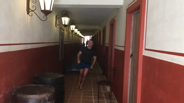 重力が狂ったかのような街、ゆっくり流れるウォータースライダー。メキシコの娯楽施設、センセス・パークが面白そう