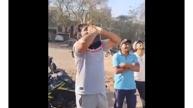 ���̤Υ��饹�򾤴����륤��ɿ�����������Ϥ�����