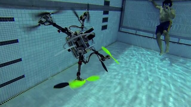 空だけでなく海も制した水空両用ドローン「Naviator」