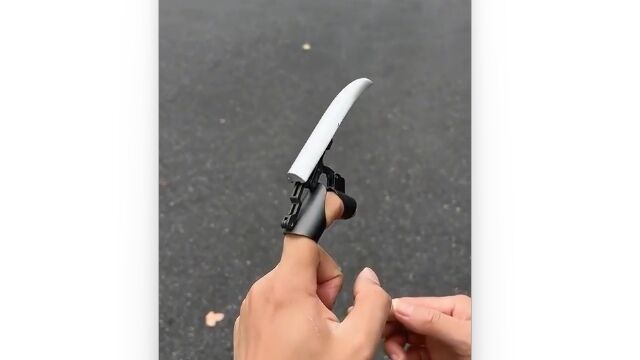 ウルヴァリンごっこできるパーツ、ちょっと欲しい
