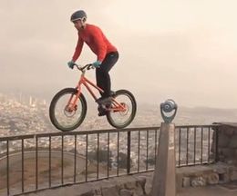 ����ե�󥷥����γ�����Danny MacAskill�Υ��ƥ����Х����ȥ饤�������