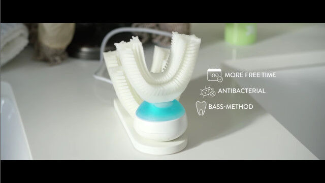 わずか10秒で歯磨き完了。すべての歯を同時に磨く、全自動電動ハブラシ「Amabrush」
