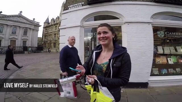 「今なに聞いてるの?」イギリスのケンブリッジを道行く人々が今まさに聞いている曲まとめ