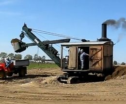 まだまだ現役稼働!蒸気機関で動くスチーム・ショベルカー Erie Steam Shovel Type B