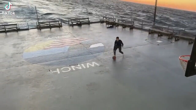 �Ȥ��ɤ���礭�����ξ�ǤΥХ����åȥܡ��롣�ץ��ΥХ�������Ǥ�ޤȤ�ʥץ쥤���񤷤���