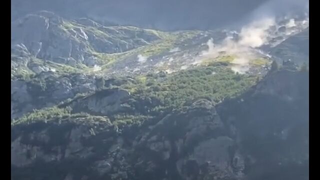 落石こわい。フランス東部で撮影された、土砂崩れと落石が恐ろしい