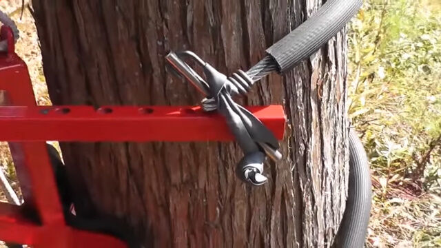 シャクトリムシみたいに簡単に木を登り降りできる道具、サスケ（木登り器 与作）