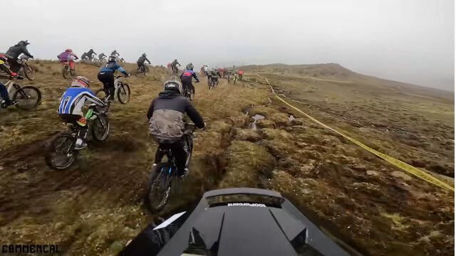 �Ǹ������饹�����Ȥ������褽300�ͤ�ȴ���ƥȥåפǥ����롣�ڥ롼�λ�������������ҥ뼫ž�֥졼��ͥ���ԤΥإåɥ������