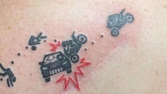 傷の上に「その理由」を刻んだタトゥー