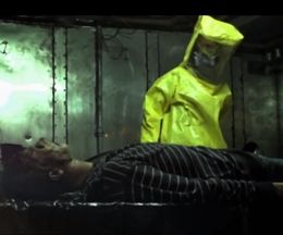 �Х����ϥ����ɤǥ���Ӥ˰�줿������æ�Ф���4�ͤ����������硼�ȥࡼ�ӡ���Resident Evil: Down With the Sickness