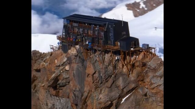標高4,554メートル地点に建つ、ヨーロッパで最も高い場所にある建物、マルゲリータ山小屋