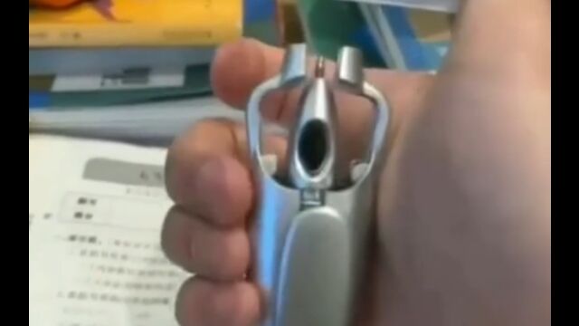見覚えあるのも、ないのも。ちょっと変わったペンを次々に紹介する動画