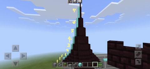 マイクラpe 城建築練習 その４ 尖った屋根改訂版 尖った屋根設置 骨組みに肉付け わたしのオンラインメモ帳