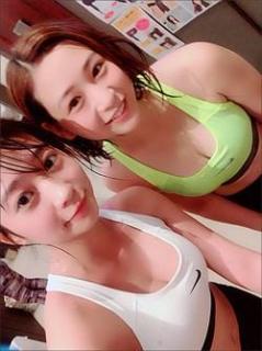 大貫彩香＆佐山彩香、汗だく美巨乳ツーショット！