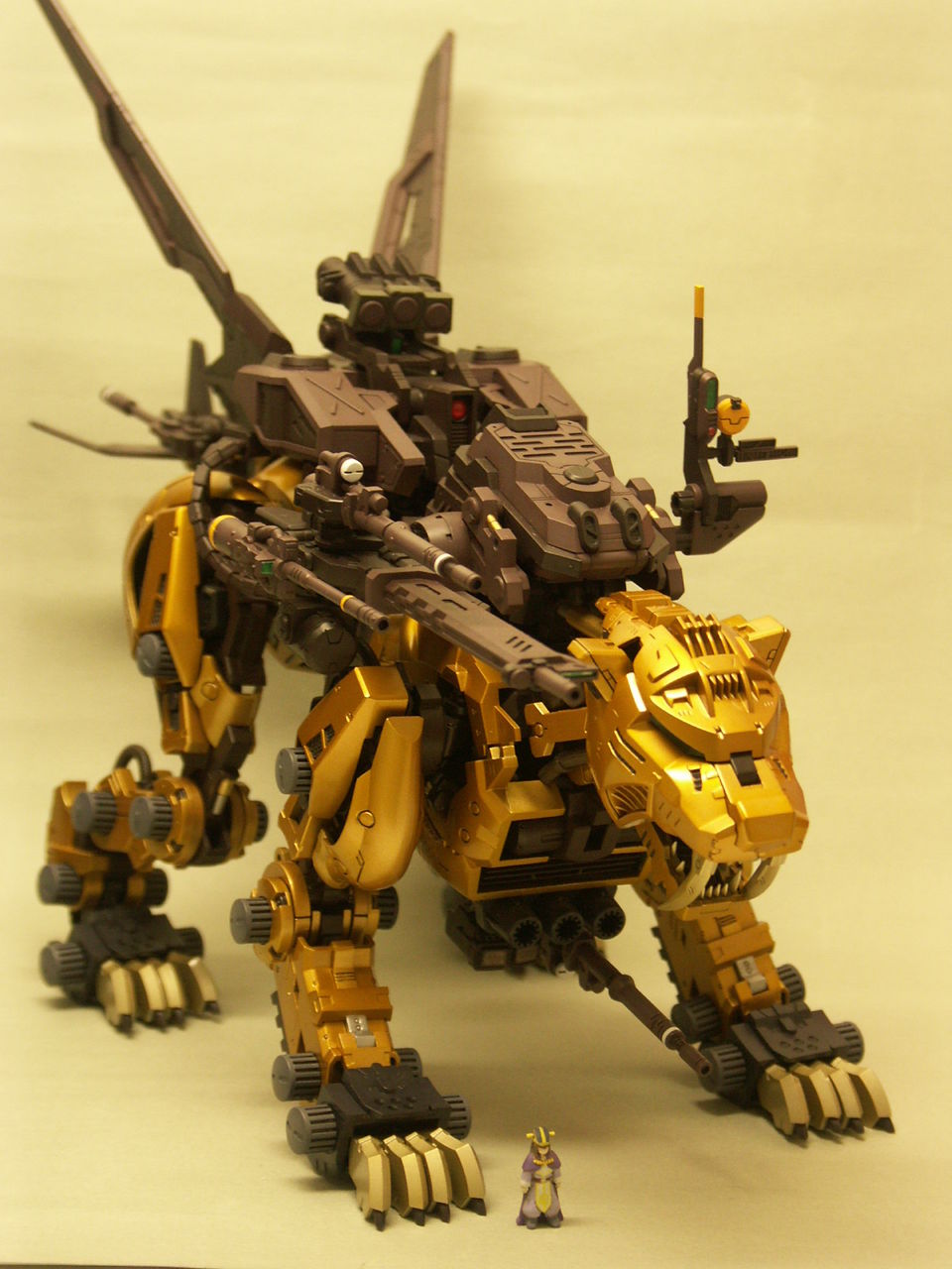 セイバータイガーゴールド　ゾイド　ZOIDS