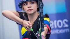 可愛すぎるコロンビアの女子アーチェリー選手に“射抜かれるファン”が続出!「もう優勝でいい!」