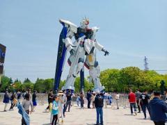 中国に実物大ガンダム登場、ガンプラ求めて客が殺到！