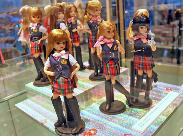 哀愁 現実を生きるリカちゃん インスタ投稿に反響 暇つぶしのおともチャンネル