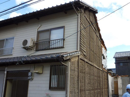 土壁外壁を金属サイディングで補修 愛媛の二代目住宅屋ブログ 新築 リフォームの参考にどうぞ 土壁外壁を金属サイディングで補修 愛媛の二代目住宅屋ブログ 新築 リフォームの参考にどうぞ