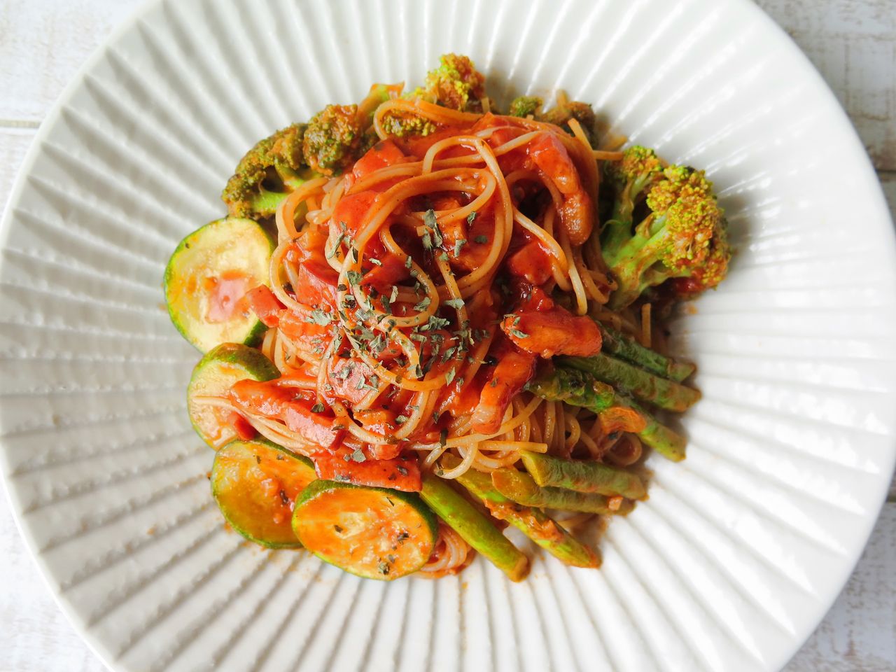 ぎりぎり夏野菜とベーコンのトマトソースパスタ 彦島太郎の壽印