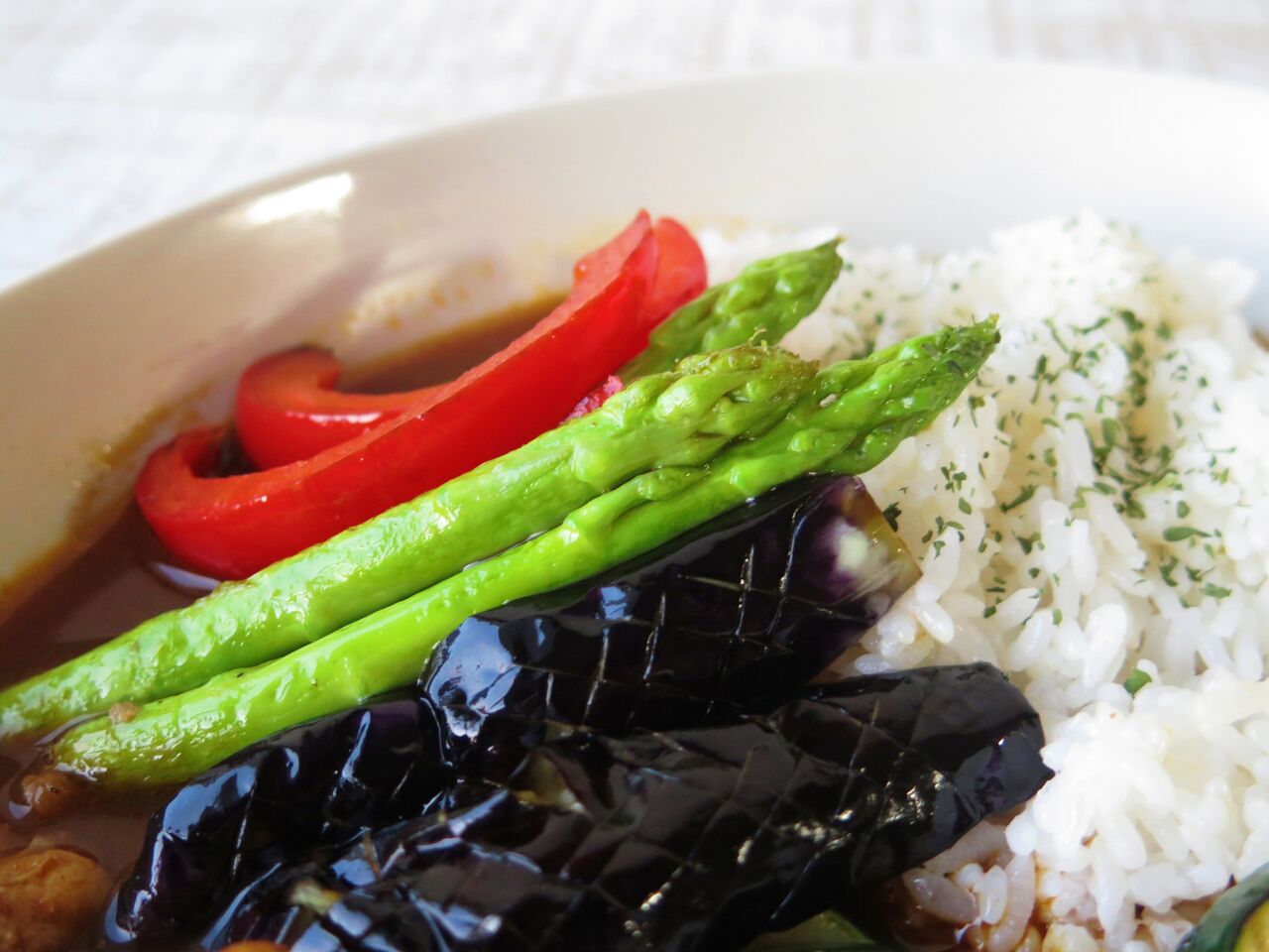 真夏に夏野菜たっぷりのシャビシャビチキンカレー 彦島太郎の壽印