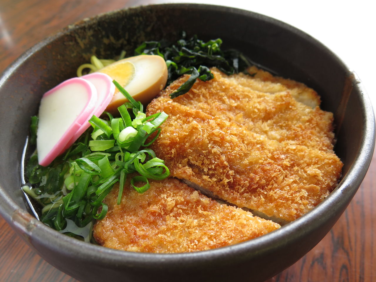 万作そばのルーツは排骨麺 : 彦島太郎の壽印