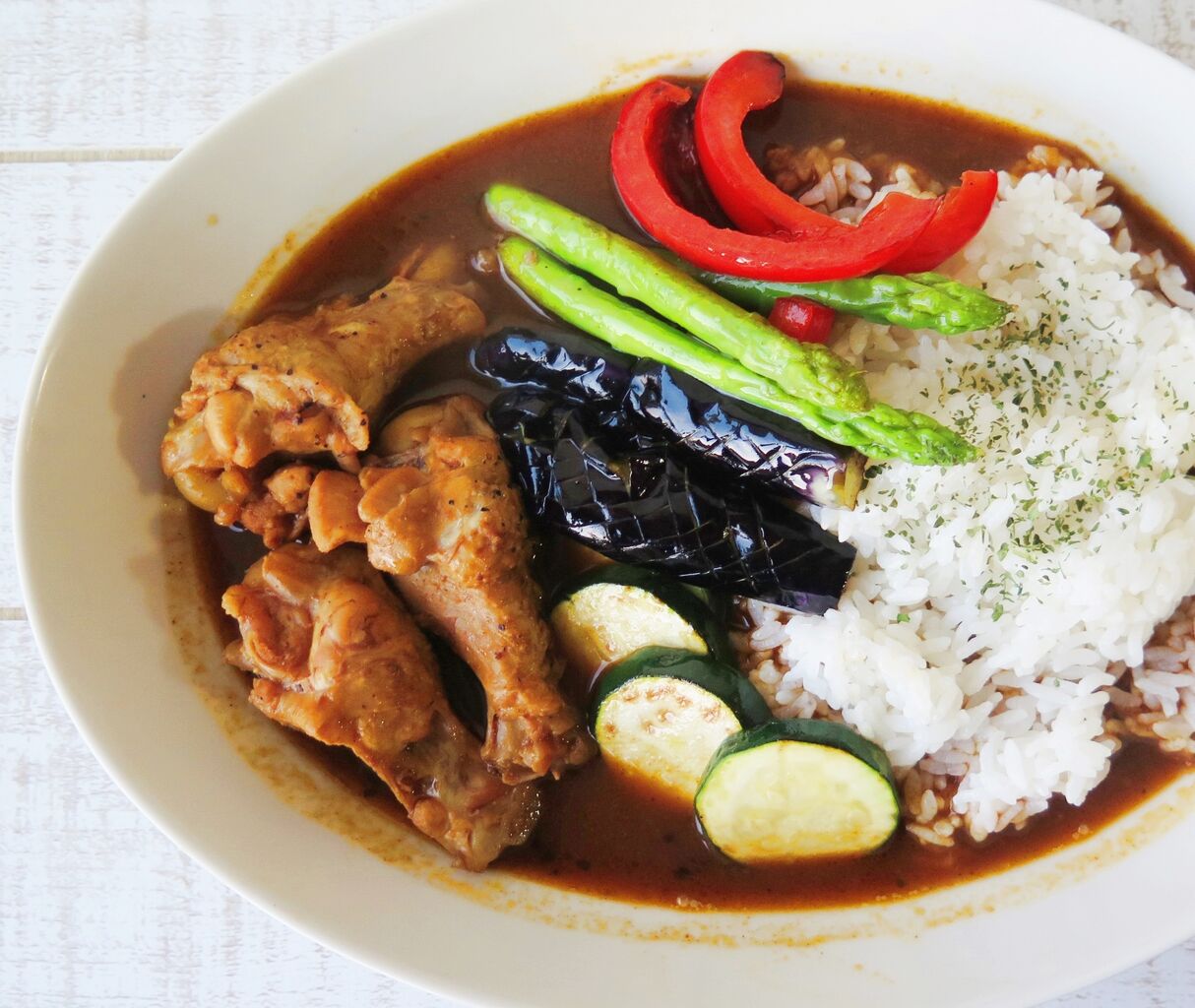 真夏に夏野菜たっぷりのシャビシャビチキンカレー 彦島太郎の壽印