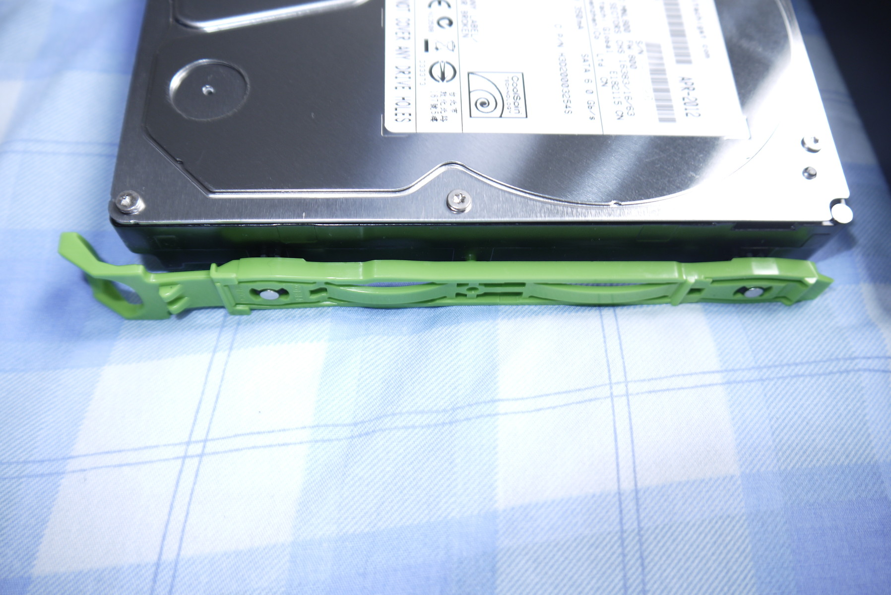 富士通サーバー MX130 S3に2TBのHDDを増設してみた : ことしつ