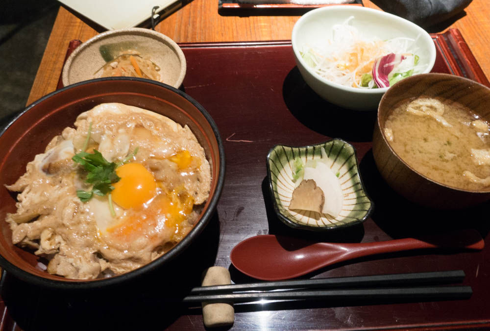 ひない小町 渋谷 比内地鶏と秋田料理の店でランチ親子丼を 口福ヤマトモの食日記