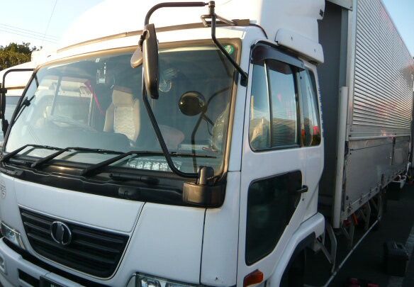 日産ud mk37a コンドルz バックカメラとモニター取付 横浜 南区 港南バッテリー商会のお仕事ブログ
