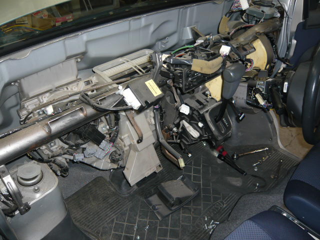 ダイハツ s330v ハイゼット エバポレーター掃除 ダッシュ降ろし 横浜 南区 港南バッテリー商会のお仕事ブログ ダイハツ s330v ハイゼット エバポレーター掃除 ダッシュ降ろし 横浜 南区 港南バッテリー商会のお仕事ブログ
