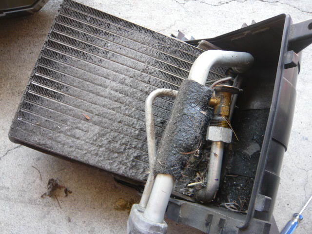 スズキ ja22w ジムニー エアコン修理 エバポレーター交換 エキスパンションバルブ交換 横浜 南区 港南バッテリー商会のお仕事ブログ スズキ ja22w ジムニー エアコン修理 エバポレーター交換 エキスパンションバルブ交換 横浜 南区 港南バッテリー商会のお仕事ブログ