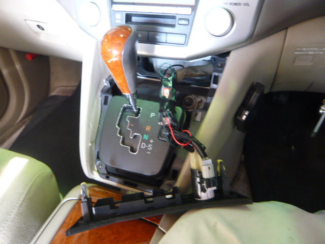 トヨタ ハリアー ｅｔｃ取り外し 横浜 南区 港南バッテリー商会のお仕事ブログ