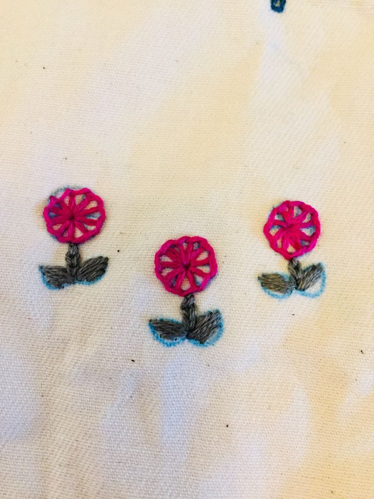 ブランケットステッチのお花の刺繍 うさぎ刺繍教室のブログでレッスン