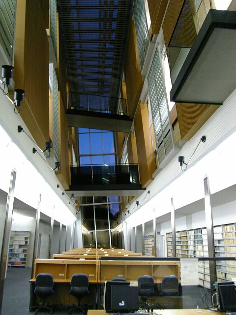東京大学駒場キャンパス写真 黄昏の屋上 東京大学駒場キャンパス写真 黄昏の屋上