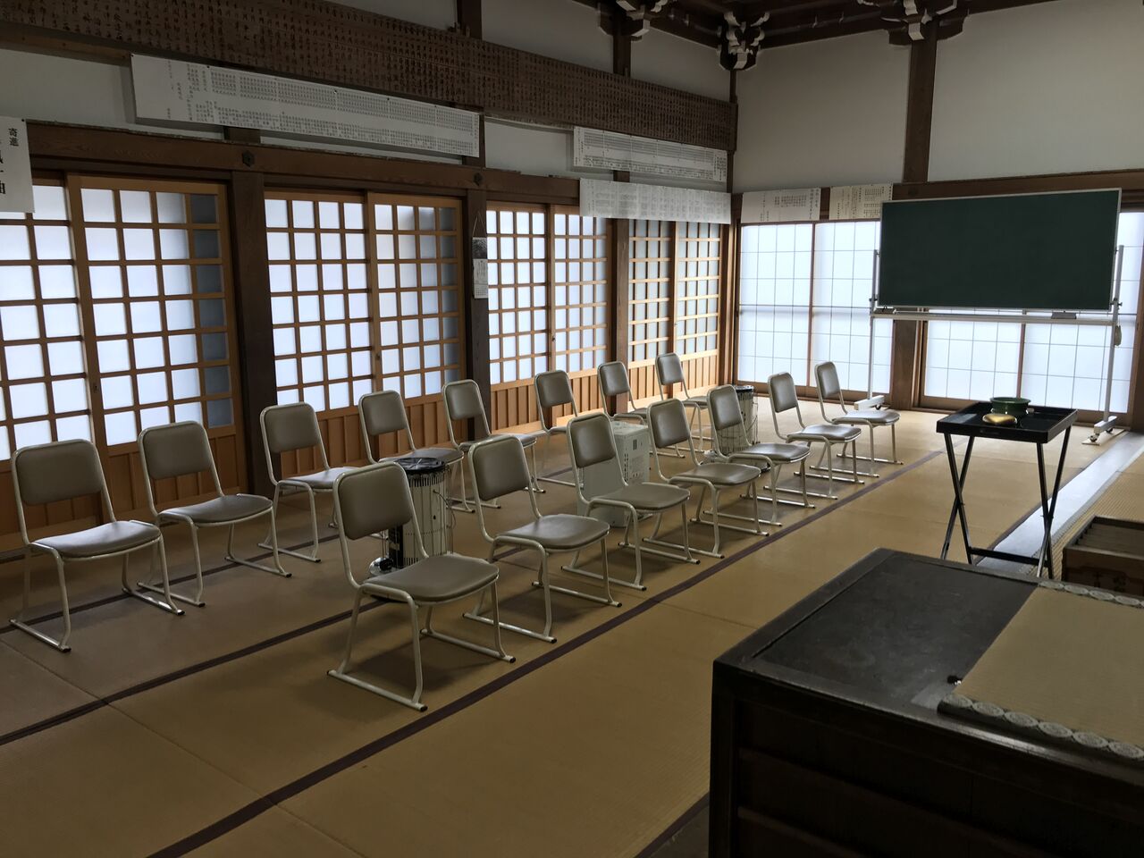 関市のご家族からのご依頼で本堂にて法事をお勤めしました 17 岐阜県関市の溝徳寺 浄土真宗本願寺派 お西