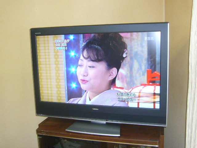 42インチ地デジ液晶テレビTOSHIBA REGZA &DVD 42インチ地デジ液晶テレビTOSHIBA REGZA &DVD