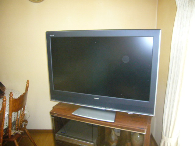 42インチ地デジ液晶テレビTOSHIBA REGZA &DVD 42インチ地デジ液晶テレビTOSHIBA REGZA &DVD