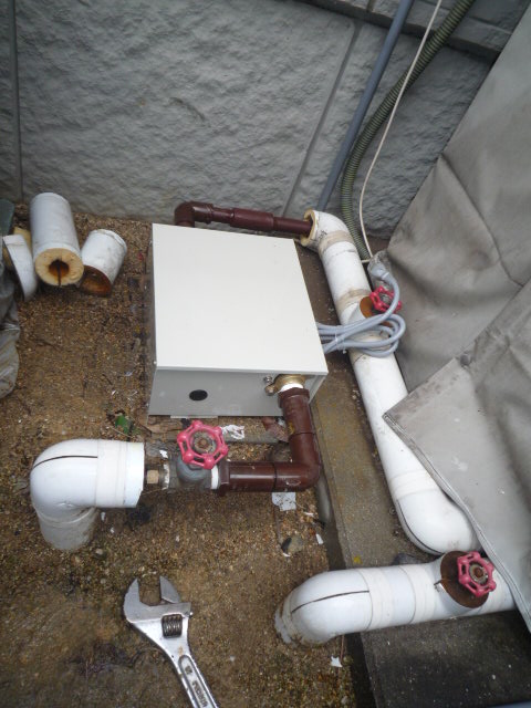 岡山市可知地区にて給湯加圧ポンプ取り替え工事 エコキュート 岡山 コートー電器 岡山 電化住宅